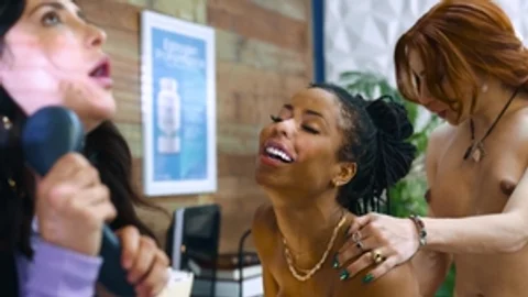 Transfixed: Shocked Intern Sees Fucking Secrets