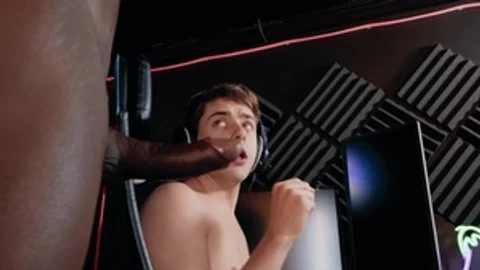 TransSensual: Sucking Hard on Muscular NPC